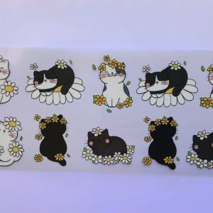 Cats with flowers